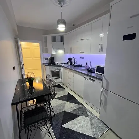 Luxury In Center Apartman